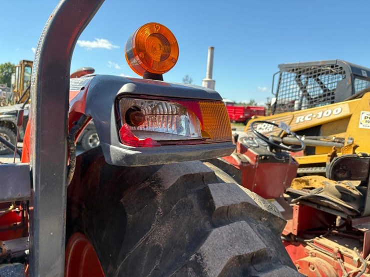 2023-kubota-mx5400-image-14