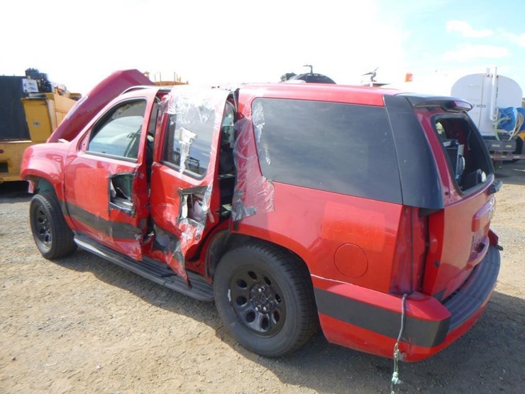 2011-chevrolet-tahoe-image-5