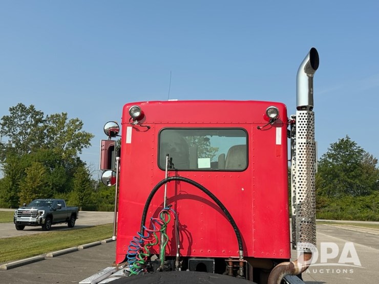 2009-kenworth-t800-image-11