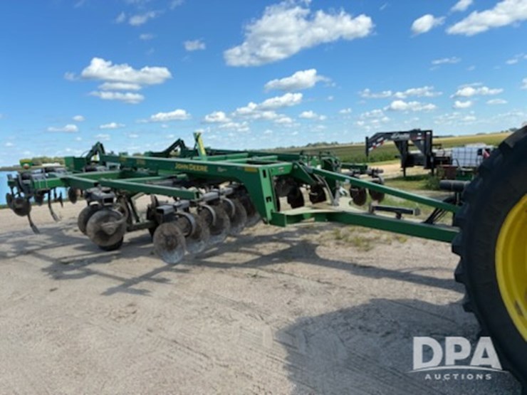 john-deere-2700-image-2