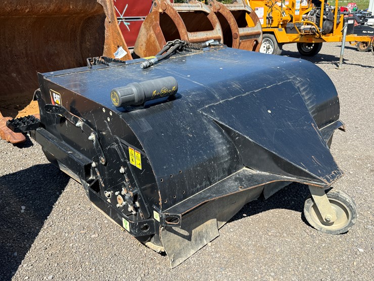 caterpillar-60-image-1