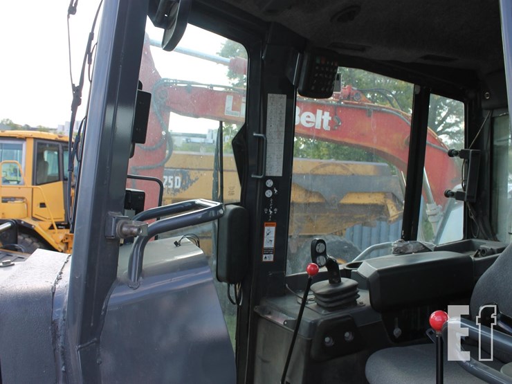 2015-deere-850k-image-11
