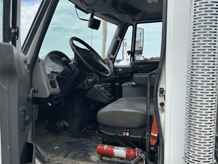 2012-international-durastar-4300-image-14