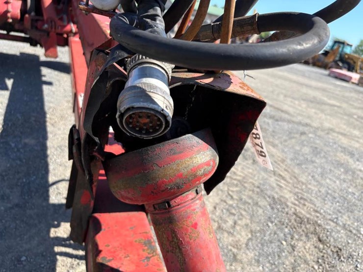 new-holland-790-image-3