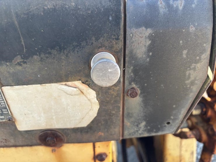 massey-ferguson-mf34a-image-36