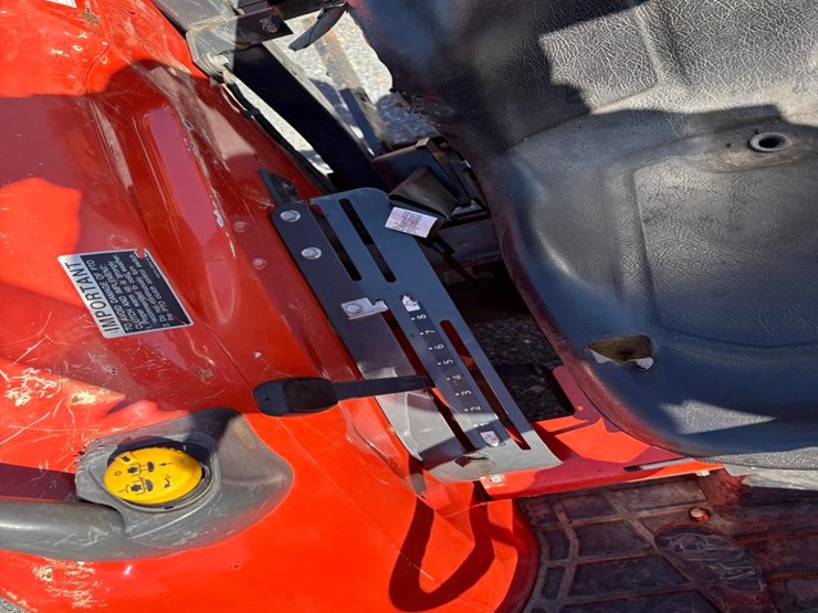 2023-kubota-mx5400-image-18