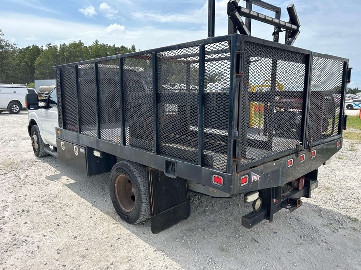 2015-utility-flatbed-image-4