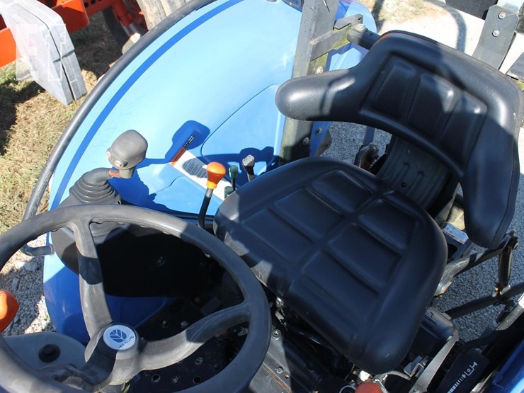 2015-new-holland-workmaster-50-image-10