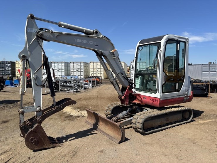 2003-takeuchi-tb135-image-1