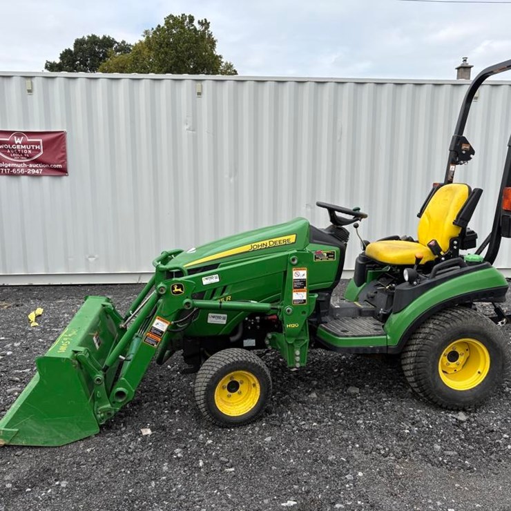 JOHN DEERE 1025R