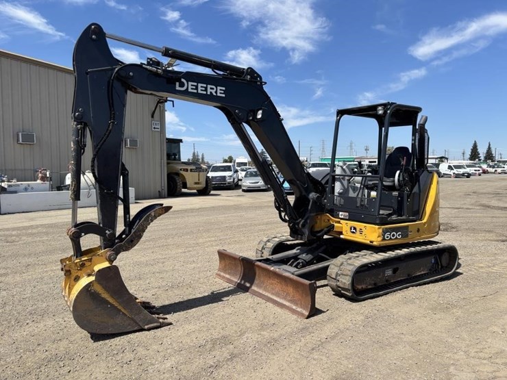 2021-deere-60g-image-1