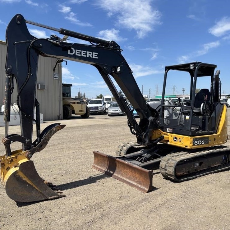 2021 DEERE 60G