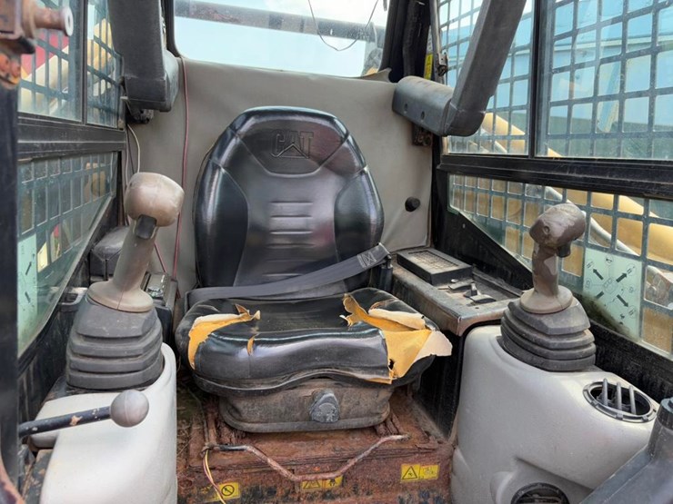 2004-caterpillar-262b-image-12