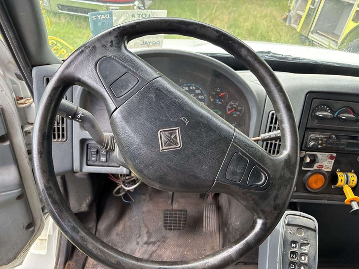 2007-international-durastar-4300-image-12