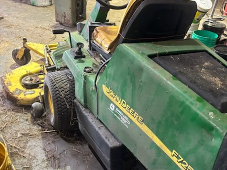 john-deere-f725-image-2