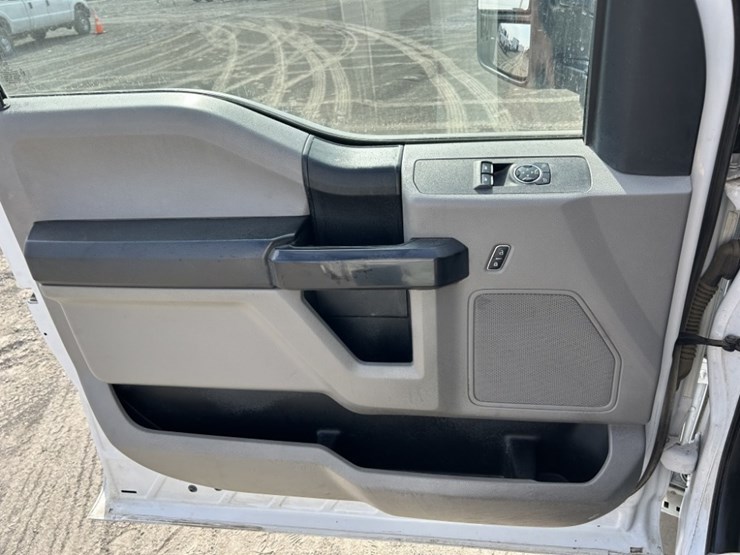 2019-ford-f550-xl-sd-image-25