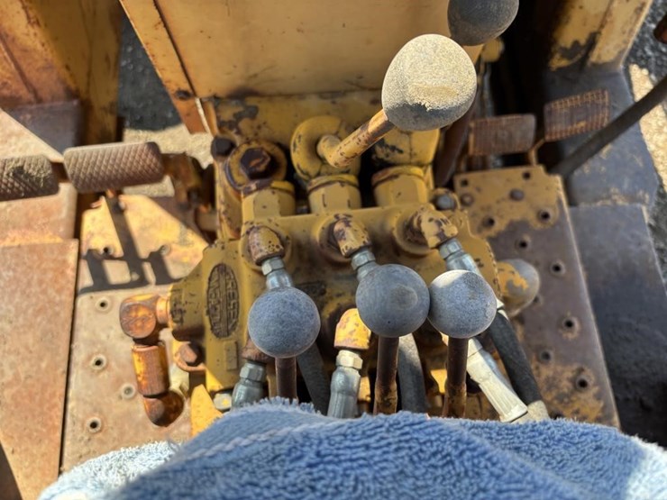 massey-ferguson-mf34a-image-39