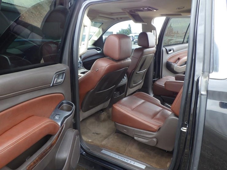 2015-chevrolet-suburban-image-7