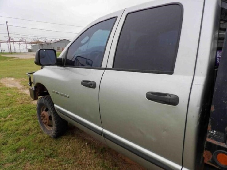 2004-dodge-ram-3500-image-20