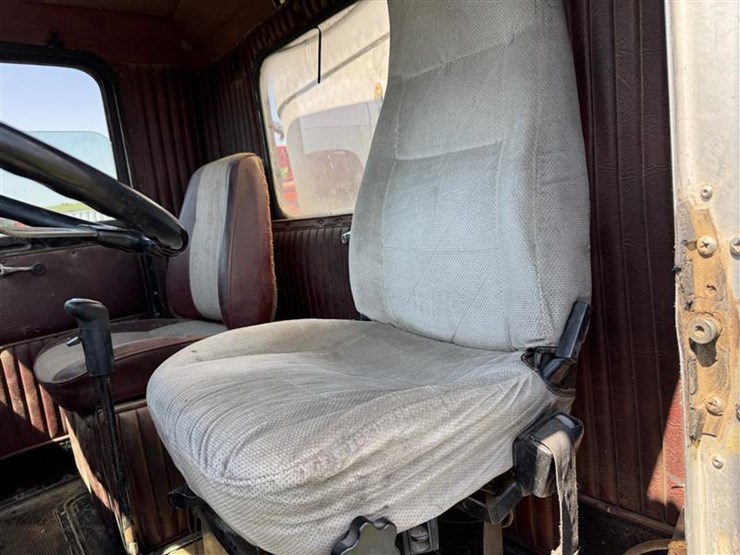 1988-kenworth-w900b-image-18