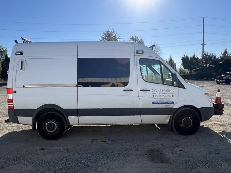 2013-freightliner-sprinter-2500-image-3