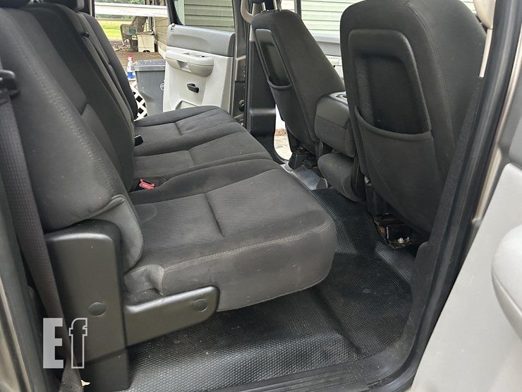 2012-chevrolet-2500hd-image-22