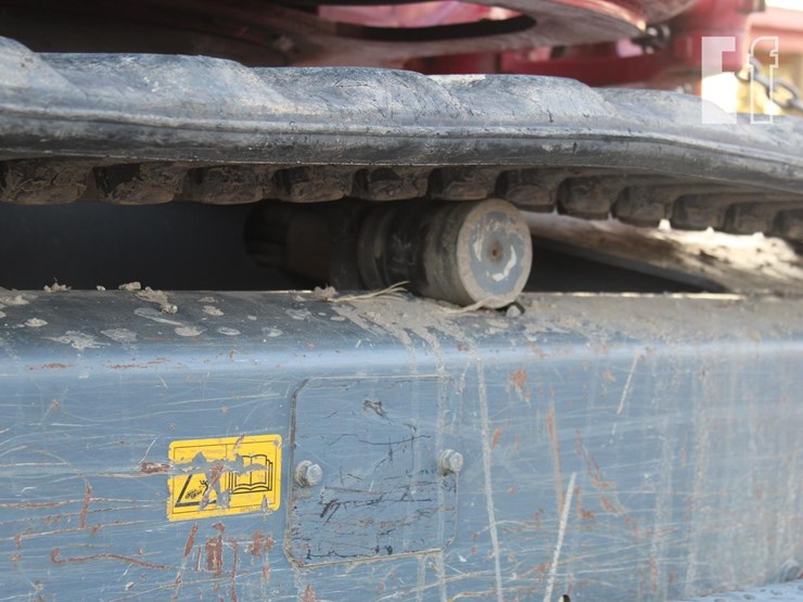 2022-takeuchi-tb260-image-5