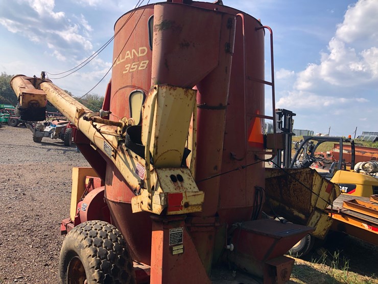 new-holland-358-image-3
