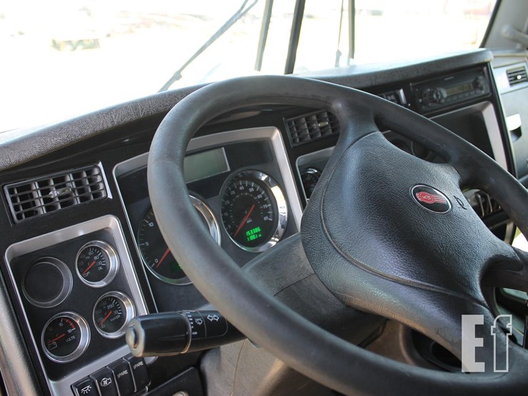 2009-kenworth-t800-image-12