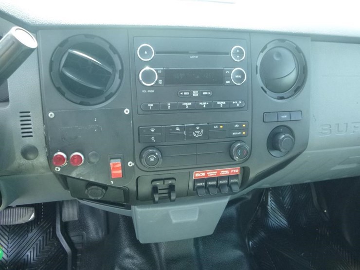 2015-ford-f550-image-19