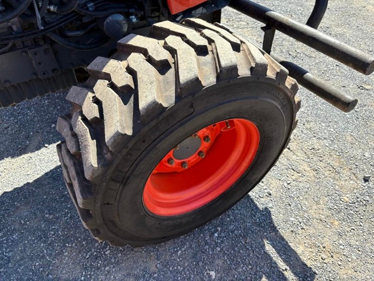 2023-kubota-mx5400-image-8