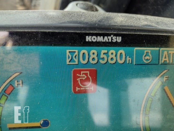komatsu-pc220-lc-8-image-6