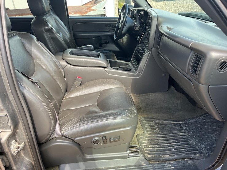 2005-chevrolet-silverado-2500-image-26