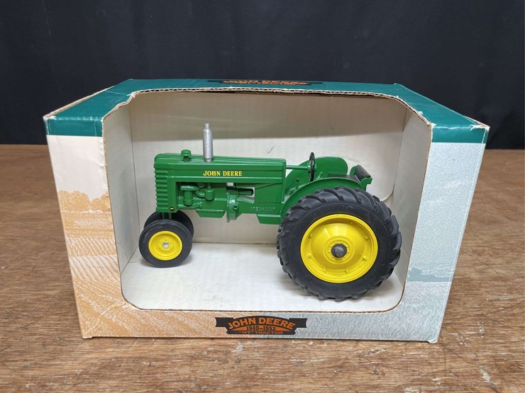 john-deere-mt-image-1
