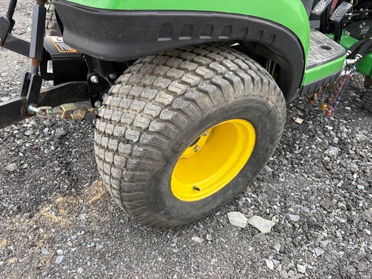 john-deere-1025r-image-14