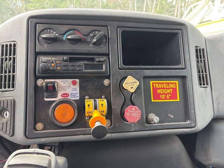 2007-international-durastar-4300-image-16