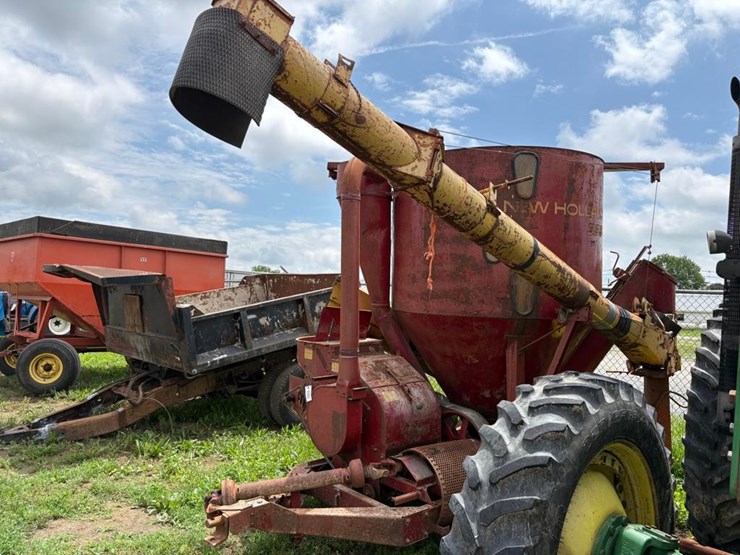 new-holland-355-image-1