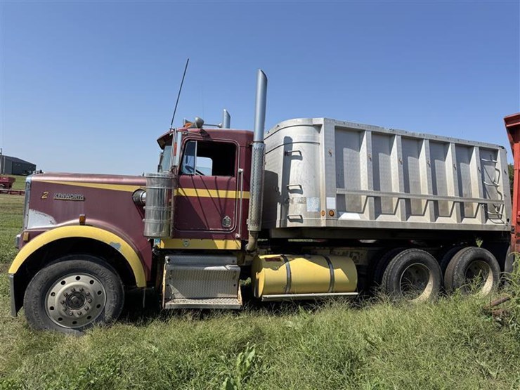 1988-kenworth-w900b-image-2
