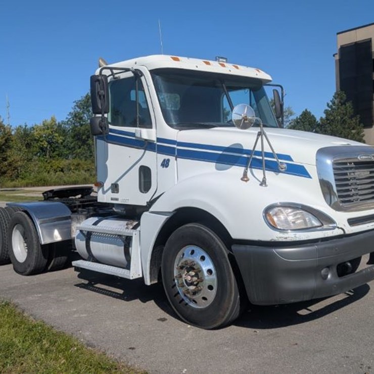 2003 FREIGHTLINER FLD120