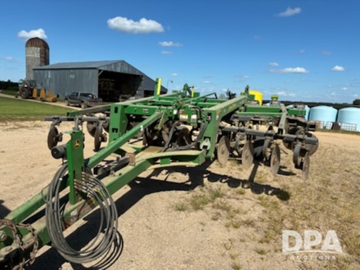 john-deere-2700-image-8