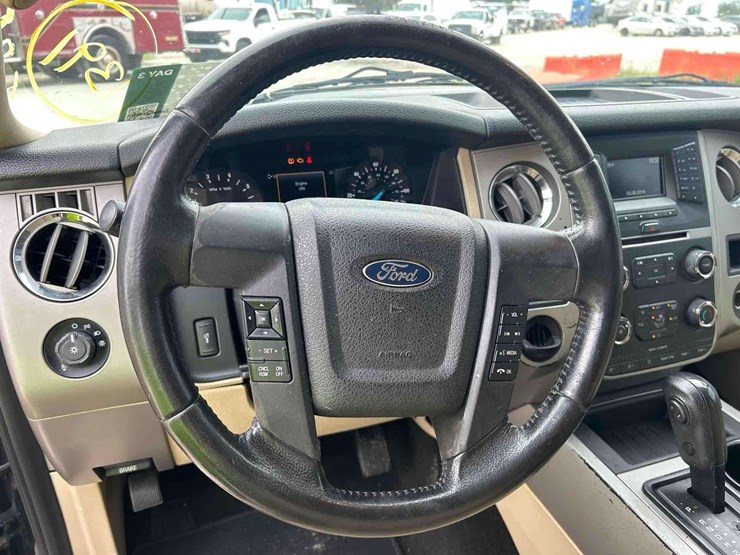 2015-ford-expedition-image-13