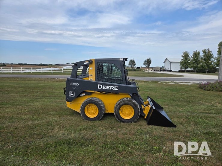 2010-deere-318d-image-5