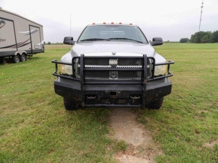 2004-dodge-ram-3500-image-22