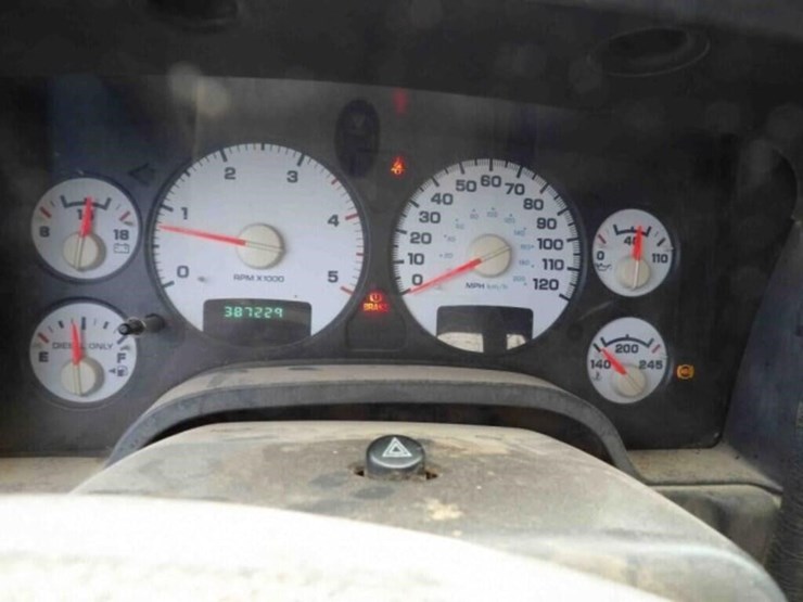2004-dodge-ram-3500-image-35