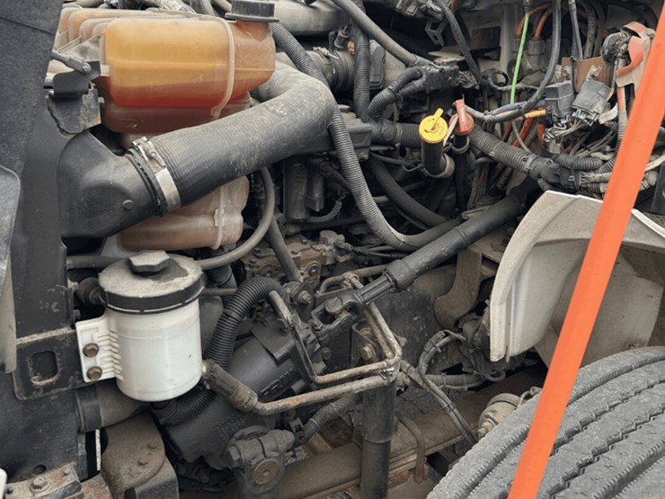 2012-international-durastar-4300-image-16