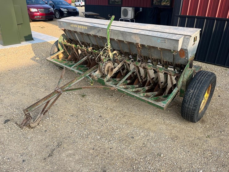 john-deere-8-image-2