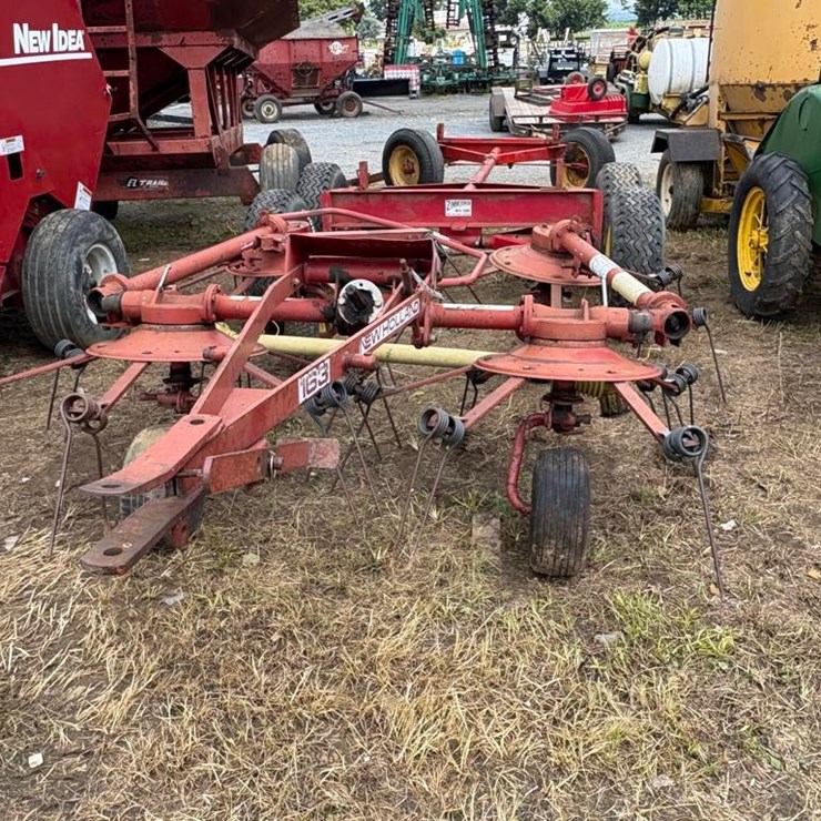 NEW HOLLAND 162