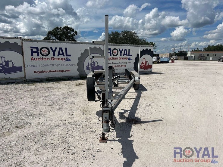 2013-road-king-30ft-t/a-boat-trailer-image-9