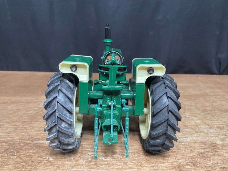 1992-oliver-1755-image-5