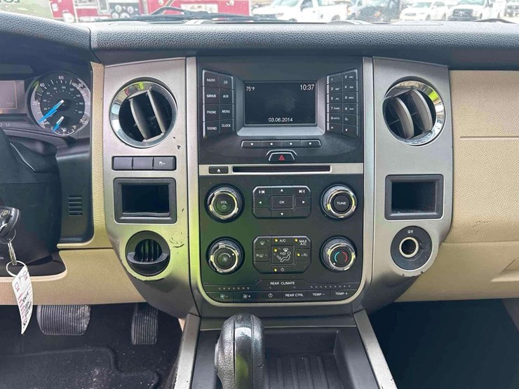 2015-ford-expedition-image-17